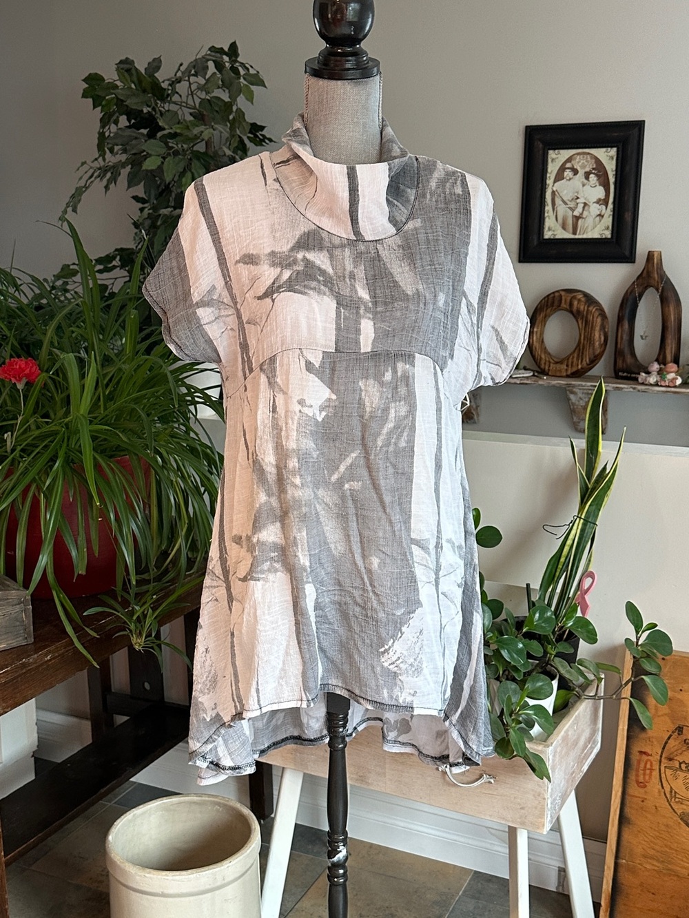 Women's Grey & White Short Sleeve Tunic Top